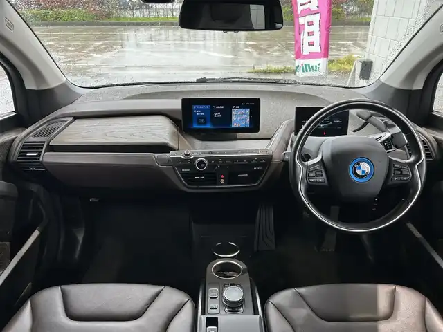 ＢＭＷ ｉ３ レンジエクステンダー 愛知県 2019(平31)年 8.7万km レーザーブルー インテリアデザイン　スイート/コンフォートパッケージ/ブラウンレザーシート/純正ナビ/Bluetooth・USB/バックカメラ/インテリジェントセーフティ/アダクティブクルーズコントロール/パーキングアシスト/前席シートヒーター/LEDヘッドライト/オートライト/スマートキー/プッシュスタート/ビルトインETC/置くだけ充電/トラクションコントロール/純正前後ドライブレコーダー/純正フロアマット/USB・type-C/ISOFIX/充電ケーブルあり/保証書/取扱説明書/スペアキー