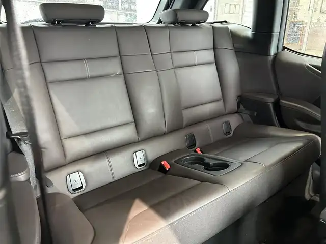 ＢＭＷ ｉ３ レンジエクステンダー 愛知県 2019(平31)年 8.7万km レーザーブルー インテリアデザイン　スイート/コンフォートパッケージ/ブラウンレザーシート/純正ナビ/Bluetooth・USB/バックカメラ/インテリジェントセーフティ/アダクティブクルーズコントロール/パーキングアシスト/前席シートヒーター/LEDヘッドライト/オートライト/スマートキー/プッシュスタート/ビルトインETC/置くだけ充電/トラクションコントロール/純正前後ドライブレコーダー/純正フロアマット/USB・type-C/ISOFIX/充電ケーブルあり/保証書/取扱説明書/スペアキー