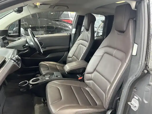 ＢＭＷ ｉ３ レンジエクステンダー 愛知県 2019(平31)年 8.7万km レーザーブルー インテリアデザイン　スイート/コンフォートパッケージ/ブラウンレザーシート/純正ナビ/Bluetooth・USB/バックカメラ/インテリジェントセーフティ/アダクティブクルーズコントロール/パーキングアシスト/前席シートヒーター/LEDヘッドライト/オートライト/スマートキー/プッシュスタート/ビルトインETC/置くだけ充電/トラクションコントロール/純正前後ドライブレコーダー/純正フロアマット/USB・type-C/ISOFIX/充電ケーブルあり/保証書/取扱説明書/スペアキー