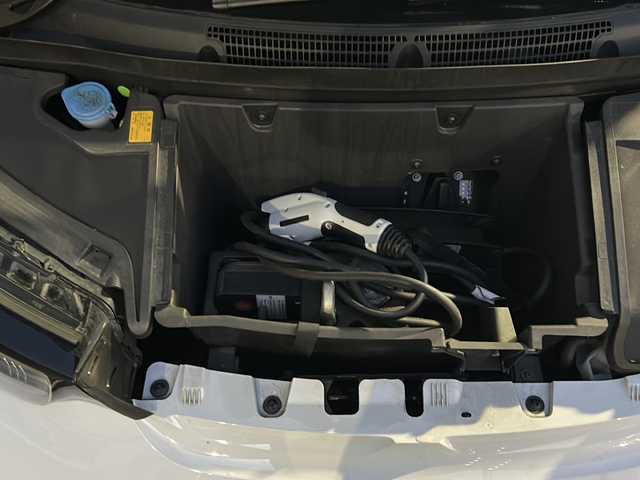 ＢＭＷ ｉ３ レンジエクステンダー 愛知県 2019(平31)年 8.7万km レーザーブルー インテリアデザイン　スイート/コンフォートパッケージ/ブラウンレザーシート/純正ナビ/Bluetooth・USB/バックカメラ/インテリジェントセーフティ/アダクティブクルーズコントロール/パーキングアシスト/前席シートヒーター/LEDヘッドライト/オートライト/スマートキー/プッシュスタート/ビルトインETC/置くだけ充電/トラクションコントロール/純正前後ドライブレコーダー/純正フロアマット/USB・type-C/ISOFIX/充電ケーブルあり/保証書/取扱説明書/スペアキー