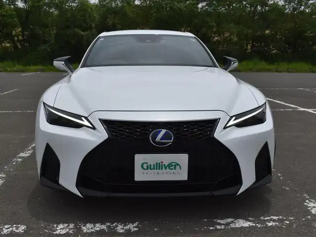 レクサス ＩＳ 300h Fスポーツ 福岡県 2021(令3)年 3.9万km ホワイトノーヴァガラスフレーク 純正メーカーナビ・地デジTV/パノラミックビューモニター/黒革シート/シートヒーター/ハンドルヒーター/2.0ETC/3連LEDヘッドライト/パドルシフト/純正ドラレコ/レーダークルーズコントロール/スペアキー1個　カードキー1個