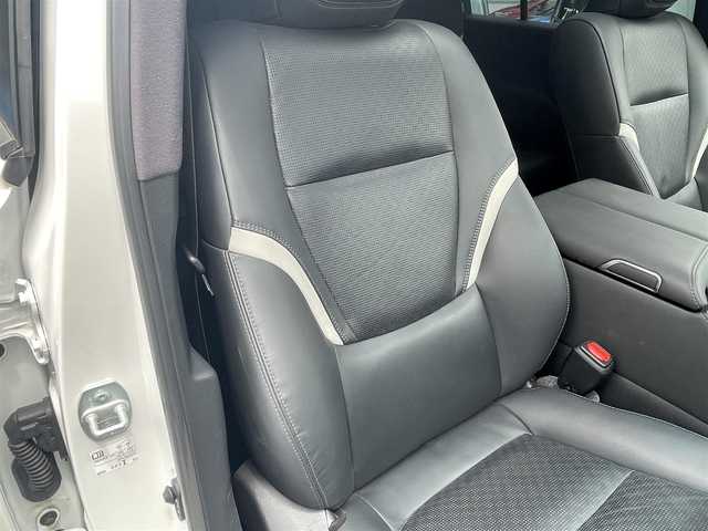 トヨタ ランドクルーザー GRスポーツ 神奈川県 2021(令3)年 4.6万km プレシャスホワイトパール ワンオーナー /GR専用エンブレム・エクステリア/GR専用チューニングサスペンション/サンルーフ/本革シート/シートヒーター＆エアシート/T-Connect12.3インチナビ/Blu-ray、DVD、CD、microSD、サウンドライブラリー、USB入、フルセグ/【スマホ連携】SmartDeviceLink、Apple CarPlay、Android Auto、Bluetooth、Miracast、Wi-Fi接続/JBLプレミアムサウンドシステム/（14スピーカー/JBL専用12chアンプ）/Toyota Safety Sense/・プリクラッシュセーフティ/・検知機能付衝突回避支援タイプ/ ミリ波レーダー＋単眼カメラ方式）/・レーントレーシングアシスト［LTA］/・ドライバー異常時対応システム /・レーダークルーズコントロール（全車速追従機能付）/・ロードサインアシスト［RSA］/・アダプティブハイビームシステム［AHS］ /ブラインドスポットモニター［BSM］/ヘッドアップディスプレイ/パノラミックビューモニター/シースルービュー/ルーフレール/サイドステップ/ETC2.0/前後ドラレコ/社外セキュリティ/スマートキー×2/新車時保証書/取扱説明書