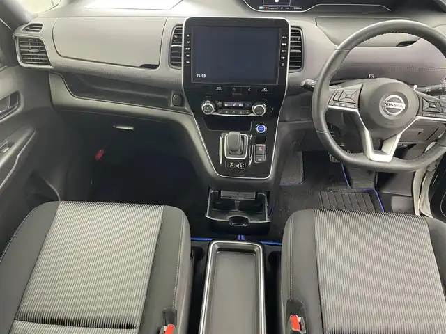 日産 セレナ e－パワー ハイウェイスター V 愛知県 2021(令3)年 5.5万km パール プロパイロット/デジタルインナーミラー/インテリジェントエマージェンシーブレーキ/インテリジェントDA/フロント/バックソナー/標識検知機能/純正9インチナビ/　　・CD/DVD/フルセグ/BT/アラウンドビューモニター/ビルトインETC2.0/後席フリップダウンモニター/USBポート/両側パワースライドドア/ハンズフリーオートスライド（左側）/デュアルバックドア/ステアリングスイッチ/キャプテンシート/ロールサンシェード/純正LEDヘッドライト/純正16インチアルミホイール/取扱説明書/保証書