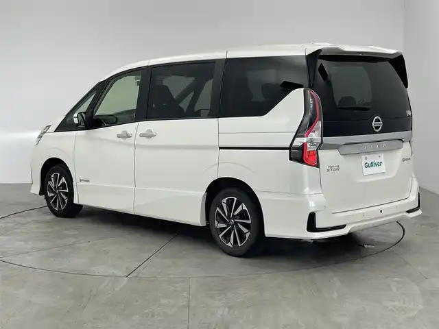 日産 セレナ e－パワー ハイウェイスター V 愛知県 2021(令3)年 5.5万km パール プロパイロット/デジタルインナーミラー/インテリジェントエマージェンシーブレーキ/インテリジェントDA/フロント/バックソナー/標識検知機能/純正9インチナビ/　　・CD/DVD/フルセグ/BT/アラウンドビューモニター/ビルトインETC2.0/後席フリップダウンモニター/USBポート/両側パワースライドドア/ハンズフリーオートスライド（左側）/デュアルバックドア/ステアリングスイッチ/キャプテンシート/ロールサンシェード/純正LEDヘッドライト/純正16インチアルミホイール/取扱説明書/保証書