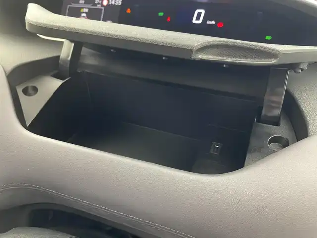 日産 セレナ e－パワー ハイウェイスター V 愛知県 2021(令3)年 5.5万km パール プロパイロット/デジタルインナーミラー/インテリジェントエマージェンシーブレーキ/インテリジェントDA/フロント/バックソナー/標識検知機能/純正9インチナビ/　　・CD/DVD/フルセグ/BT/アラウンドビューモニター/ビルトインETC2.0/後席フリップダウンモニター/USBポート/両側パワースライドドア/ハンズフリーオートスライド（左側）/デュアルバックドア/ステアリングスイッチ/キャプテンシート/ロールサンシェード/純正LEDヘッドライト/純正16インチアルミホイール/取扱説明書/保証書