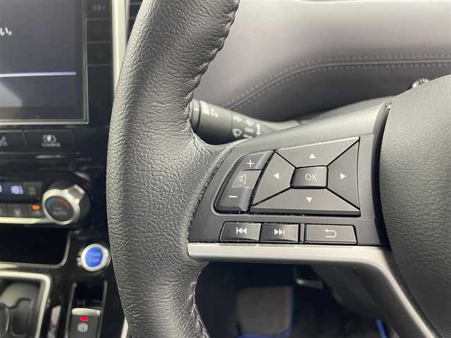 日産 セレナ e－パワー ハイウェイスター V 愛知県 2021(令3)年 5.5万km パール プロパイロット/デジタルインナーミラー/インテリジェントエマージェンシーブレーキ/インテリジェントDA/フロント/バックソナー/標識検知機能/純正9インチナビ/　　・CD/DVD/フルセグ/BT/アラウンドビューモニター/ビルトインETC2.0/後席フリップダウンモニター/USBポート/両側パワースライドドア/ハンズフリーオートスライド（左側）/デュアルバックドア/ステアリングスイッチ/キャプテンシート/ロールサンシェード/純正LEDヘッドライト/純正16インチアルミホイール/取扱説明書/保証書