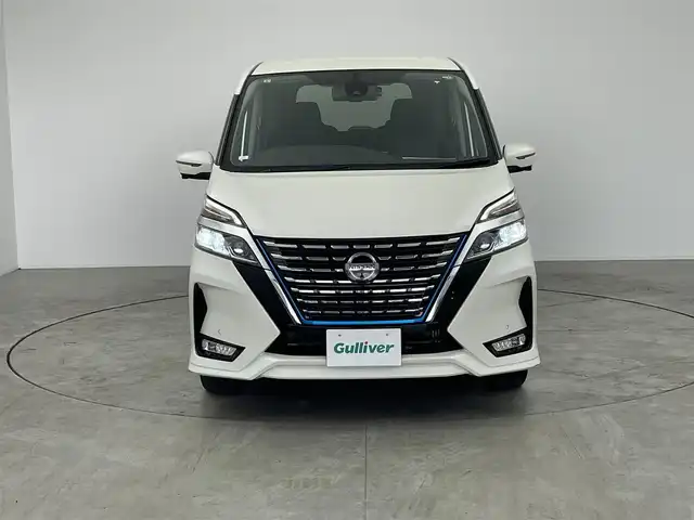 日産 セレナ e－パワー ハイウェイスター V 愛知県 2021(令3)年 5.5万km パール プロパイロット/デジタルインナーミラー/インテリジェントエマージェンシーブレーキ/インテリジェントDA/フロント/バックソナー/標識検知機能/純正9インチナビ/　　・CD/DVD/フルセグ/BT/アラウンドビューモニター/ビルトインETC2.0/後席フリップダウンモニター/USBポート/両側パワースライドドア/ハンズフリーオートスライド（左側）/デュアルバックドア/ステアリングスイッチ/キャプテンシート/ロールサンシェード/純正LEDヘッドライト/純正16インチアルミホイール/取扱説明書/保証書
