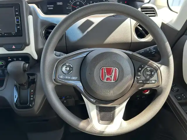 ホンダ Ｎ ＢＯＸ L 熊本県 2021(令3)年 2.4万km プレミアムアガットブラウンP ワンオーナー/純正ナビ/・AM/FM/CD/DVD/SD/AUX/iPod/BT/・フルセグTV/ホンダセンシング/・衝突軽減ブレーキシステム/・先行車発進お知らせ機能/・路外逸脱抑制システム/・レーンキープアシスト/・標識認識機能/・アダプティブクルーズコントロール/・クリアランスソナー/後方コーナーセンサー/ステアリングリモコン/D席シートヒーター/オートライト/・LEDライト/・ヘッドライトレベライザー/前後ドライブレコーダー/ETC/電動格納ミラー/・ウィンカーミラー/ドアバイザー/純正フロアマット/純正アルミホイール/スマートキー/・スペアキー