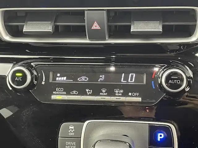 トヨタ アクア X 群馬県 2022(令4)年 4.1万km シルバーM 衝突軽減　純正ディスプレイオーディオ　レーダークルーズコントロール　ＬＥＤライト　オートハイビーム　クリアランスソナー　ステアリングリモコン　ＥＴＣ　ドライブレコーダー　横滑り防止装置　禁煙車