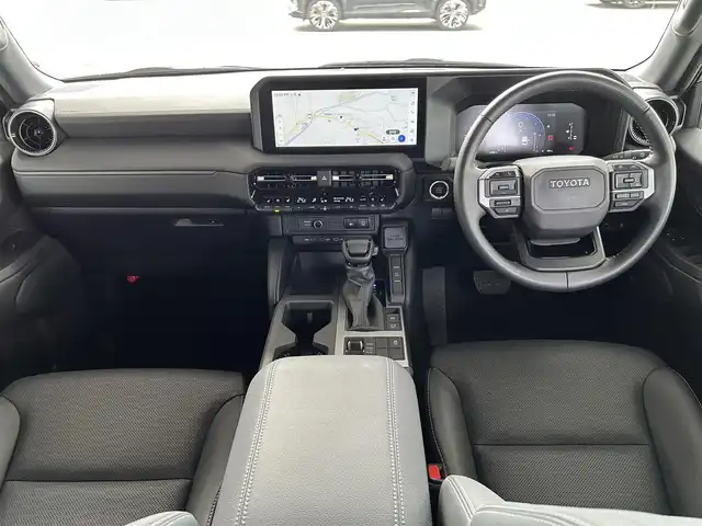 トヨタ ランドクルーザー ２５０ VX 長崎県 2024(令6)年 0.3万km プラチナホワイトパールマイカ ワンオーナー/純正ディスプレイオーディオ/(FM/AM/BT/フルセグTV/Miracast/ナビ)/プッシュスタート/MTモード付AT/フルタイム4WD/ビルトインETC/全方位カメラ/サンルーフ/ルーフレール/レーダークルーズコントロール/ドライブレコーダー内蔵型デジタルインナーミラー/純正フロアマット/モデリスタR20アルミホイール/ステアリングヒーター/レザーシート/D席パワーシート/DN席シートヒーター/DN席エアシート/3列シート/パワーバックドア/オートライト/オートハイビーム/ABS/TRC/VSC/LDA/BSM/PCS/PDA/RCTA/RCD/RSA/クリアランスソナー/SRSダブルエアバッグ/SRSサイドエアバッグ/スマートキー/スペアキー/取扱説明書/保証書