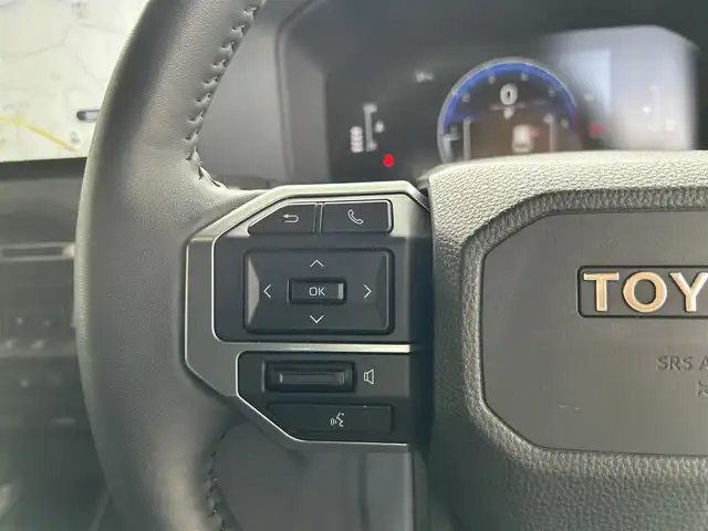 トヨタ ランドクルーザー ２５０ VX 長崎県 2024(令6)年 0.3万km プラチナホワイトパールマイカ ワンオーナー/純正ディスプレイオーディオ/(FM/AM/BT/フルセグTV/Miracast/ナビ)/プッシュスタート/MTモード付AT/フルタイム4WD/ビルトインETC/全方位カメラ/サンルーフ/ルーフレール/レーダークルーズコントロール/ドライブレコーダー内蔵型デジタルインナーミラー/純正フロアマット/モデリスタR20アルミホイール/ステアリングヒーター/レザーシート/D席パワーシート/DN席シートヒーター/DN席エアシート/3列シート/パワーバックドア/オートライト/オートハイビーム/ABS/TRC/VSC/LDA/BSM/PCS/PDA/RCTA/RCD/RSA/クリアランスソナー/SRSダブルエアバッグ/SRSサイドエアバッグ/スマートキー/スペアキー/取扱説明書/保証書
