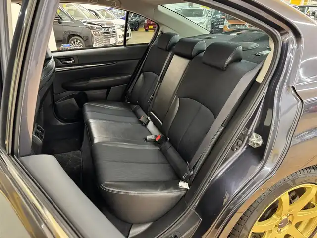 スバル レガシィ Ｂ４ 2．5GT Sパッケージ 群馬県 2010(平22)年 7.5万km グラファイトグレーメタリック 純正7インチナビ/・AM/FM/MSV/・Bluetooth/・SD/DVD/AUX/バックカメラ/パドルシフト/HIDヘッドライト/フォグランプ/オートライト/ドライブレコーダー/ETC/社外マフラー/社外エアクリーナー/社外リアウイング/社外18インチアルミホイール/純正フロアマット/プッシュスタート/スマートキー