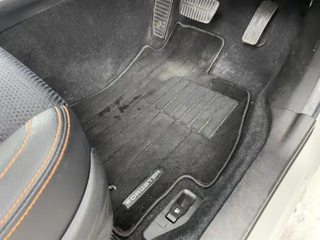 スバル フォレスター Xブレイク 群馬県 2017(平29)年 7.6万km クリスタルホワイトP アドバンスドセイフティパッケージ/・アダプティブドライビングビーム/・スバルリヤビークルディテクション(後側方警戒支援システム)/社外カロッツェリアナビ（AVIC-RZ900)/・AM/FM/CD/DVD/SD/MSV/Bluetooth/フルセグTV/=============/アドバンスドセイフティパッケージ　外カロッツェリアナビ　バックモニター　ハーフレザーシート　パワーシート　シートヒーター　アイサイト　追従クルーズ　ＬＥＤヘッドライト　フォグ　ＳＲＨ　ＢＳＭ　ＥＴＣ