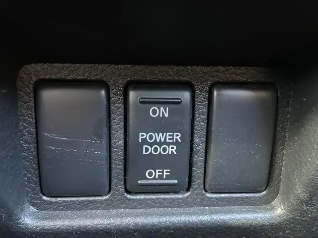 日産 セレナ 20X 長野県 2011(平23)年 12.2万km ブレードシルバー ワンセグテレビ/AM/FM/Bluetooth/AUX/VTR/バックカメラ/プッシュスタート/左側パワースライドドア/右側イージークローザードア/オートライト/フォグランプ/純正フロアマット/電動格納ミラー/スペアキー/ECOモード/ドアバイザー/社外15インチAW/クルーズコントロール