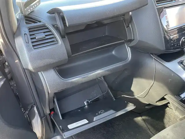 日産 セレナ 20X 長野県 2011(平23)年 12.2万km ブレードシルバー ワンセグテレビ/AM/FM/Bluetooth/AUX/VTR/バックカメラ/プッシュスタート/左側パワースライドドア/右側イージークローザードア/オートライト/フォグランプ/純正フロアマット/電動格納ミラー/スペアキー/ECOモード/ドアバイザー/社外15インチAW/クルーズコントロール