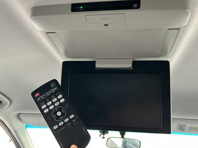 トヨタ エスティマ アエラス プレミアムエディション 埼玉県 2015(平27)年 12.6万km ホワイトパールクリスタルシャイン モデリスタエアロ/純正SD・T-Connect8インチナビ（NSZA-X64T）/　DTV/CD/DVD/BT/SD/SDREC/両側パワースライドドア/バックカメラ/ハーフレザーシート/純正フリップダウンモニター（V11T-R62C）/2列目オットマン/ウォークスルー/クルーズコントロール/TRC（トラクションコントロール）/ビルトインETC/エンジンスタートボタン/スマートキー/純正HIDヘッドライト/フォグランプ/オートライト/純正アルミホイール