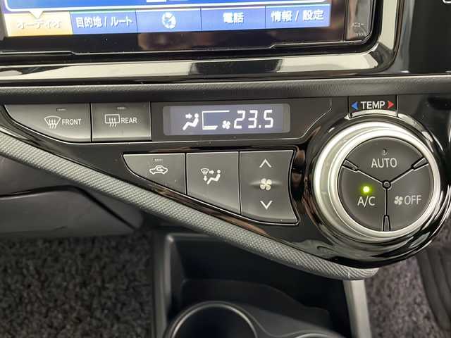 トヨタ アクア S スタイルブラック 長野県 2016(平28)年 5.5万km ブラックマイカ 社外7インチナビ　（NX615W）/・フルセグTV　CD/DVD/SD/Bluetooth/ETC/衝突被害軽減ブレーキ/車線逸脱警報/オートマチックハイビーム/横滑り防止装置/前席シートヒーター/ECOモード/EVモード/LEDヘッドライト/オートライト/フォグランプ/スマートキー/プッシュスタート/電動格納ミラー/純正フロアマット/純正ドアバイザー