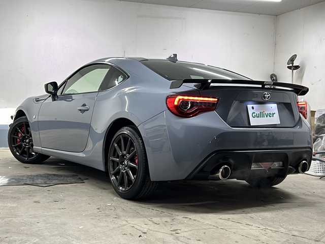 トヨタ ８６ GT リミテッド ブラックPKG 千葉県 2018(平30)年 1.5万km クリスタルブラックシリカ 限定カラー　ソリッドグレー　ダイヤトーンサウンド７インチナビ　ＮＲ－ＭＺ２００　TRD フロントスポイラー　bremboレッドブレーキキャリパー　ETC　後カメラ ハーフレザー 温シート 純正アルミ