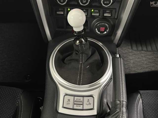 トヨタ ８６ GT リミテッド ブラックPKG 大阪府 2018(平30)年 1.5万km グレー 限定カラー　ソリッドグレー　ダイヤトーンサウンド７インチナビ　ＮＲ－ＭＺ２００　バックカメラ ＴＲＤエアロ　リアスポイラー ｂｒｅｍｂoキャリパー　ＥＴＣ　ハーフレザー　温シート　純正17インチアルミ