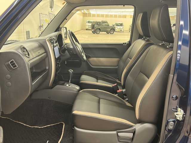 スズキ ジムニー ランドベンチャー 道央・札幌 2014(平26)年 3.2万km ノクターンブルーパール /4WD//社外ナビ：KENWOOD（FM/AM/TV/ipod/USB/CD）//レザーシート//運転席シートヒーター//純正フロアマット//社外１６インチアルミホイール//ミラーヒーター//ステアリングスイッチ//フォグランプ//2WD/4WD切り替え可//電動格納ミラー