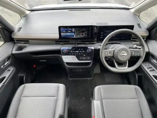 日産 セレナ ハイウェイスター V 東京都 2025(令7)年 0.2万km ホワイトパール 日産12型コネクトナビゲーション＆フルセグ/・BluetoothAudio/USB/・AppleCarPlay＆AndroidAuto/純正11型フリップダウンモニター/インテリジェントアラウンドビューモニター　/ハンズフリー両側パワースライドドア　/360度セーフティアシスト/・プロパイロット/・インテリジェントエマージェンシーブレーキ/・衝突回避支援ブレーキ/・ふらつき警報/・車線逸脱警報システム/・標識検知機能/ＬＥＤヘッドランプ　/ワイヤレス充電器　/前後ドライブレコーダー　/ＥＴＣ/スマートキー/保証書＆取説
