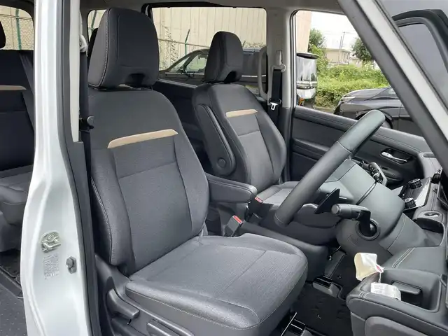 日産 セレナ ハイウェイスター V 東京都 2025(令7)年 0.2万km ホワイトパール 日産12型コネクトナビゲーション＆フルセグ/・BluetoothAudio/USB/・AppleCarPlay＆AndroidAuto/純正11型フリップダウンモニター/インテリジェントアラウンドビューモニター　/ハンズフリー両側パワースライドドア　/360度セーフティアシスト/・プロパイロット/・インテリジェントエマージェンシーブレーキ/・衝突回避支援ブレーキ/・ふらつき警報/・車線逸脱警報システム/・標識検知機能/ＬＥＤヘッドランプ　/ワイヤレス充電器　/前後ドライブレコーダー　/ＥＴＣ/スマートキー/保証書＆取説
