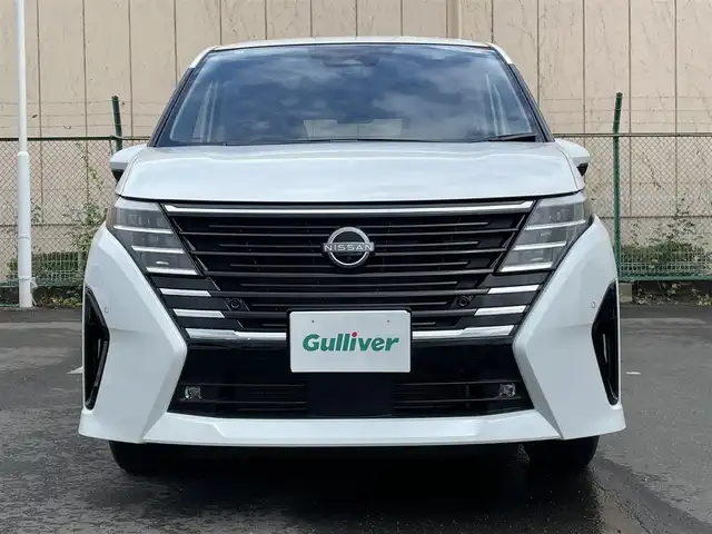 日産 セレナ ハイウェイスター V 東京都 2025(令7)年 0.2万km ホワイトパール 日産12型コネクトナビゲーション＆フルセグ/・BluetoothAudio/USB/・AppleCarPlay＆AndroidAuto/純正11型フリップダウンモニター/インテリジェントアラウンドビューモニター　/ハンズフリー両側パワースライドドア　/360度セーフティアシスト/・プロパイロット/・インテリジェントエマージェンシーブレーキ/・衝突回避支援ブレーキ/・ふらつき警報/・車線逸脱警報システム/・標識検知機能/ＬＥＤヘッドランプ　/ワイヤレス充電器　/前後ドライブレコーダー　/ＥＴＣ/スマートキー/保証書＆取説