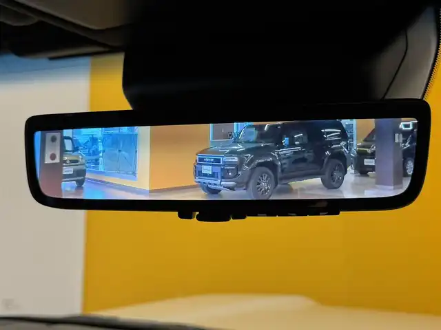 トヨタ ランドクルーザー ２５０ VX 群馬県 2024(令6)年 1万km プラチナホワイトパールマイカ トヨタセーフティセンス/・プリクラッシュセーフティ/・レーンディパーチャーアラート/・ブラインドスポットモニター/・リヤクロストラフィックアラート/・リヤカメラディテクション/・プロアクティブドライビングアシスト/・クリアランスソナー/・ロードサインアシスト/・レーダークルーズコントロール/・オートマチックハイビーム/純正12.3インチディスプレイオーディオ（ナビ機能付き）/　　フルセグTV/　　FM/AM/BT/USB/AppleCarPlay/AndroidAuto/パノラミックビューモニター/サンルーフ/パワーバックドア/LEDオートライト/黒レザーシート/パワーシート/シートヒーター/エアシート/デュアルオートエアコン/純正18インチAW/ルーフレール/デジタルインナーミラー/革巻きステアリング/ステアリングスイッチ/ステアリングヒーター/フォグランプ/ヘッドライトウォッシャー/電動パーキングブレーキ/オートホールド/MTモード付AT/トランスファーレバー/オートワイパー/横滑り防止機能/前後ドライブレコーダー/スマートキー/ビルトインETC2.0