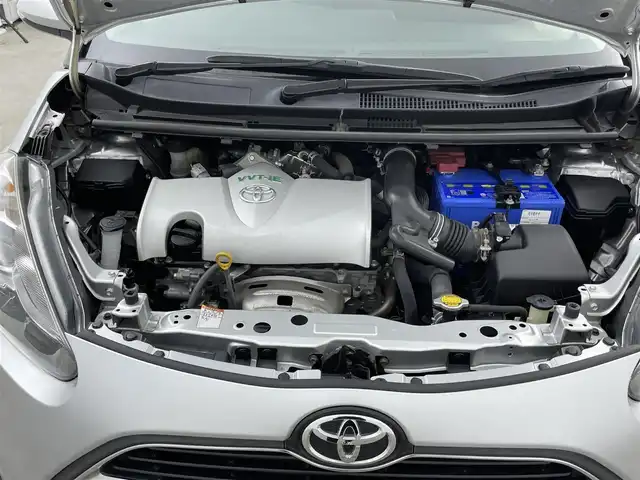トヨタ シエンタ X 千葉県 2016(平28)年 6万km シルバーM 純正7型ナビ（NSCP-W64）/・Bluetooth/・CD/DVD再生/禁煙車/バックカメラ/ビルトインETC/片側電動スライドドア/リモコンキー/ヘッドライトレベライザー/ハロゲンライト/アイドリングストップ/ISOFIX/電動格納サイドミラー/ウィンカーミラー/ドアバイザー/純正フロアマット