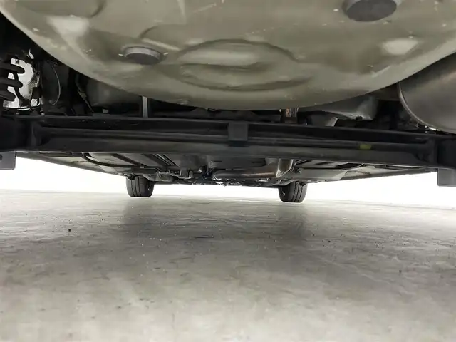 トヨタ シエンタ X 千葉県 2016(平28)年 6万km シルバーM 純正7型ナビ（NSCP-W64）/・Bluetooth/・CD/DVD再生/禁煙車/バックカメラ/ビルトインETC/片側電動スライドドア/リモコンキー/ヘッドライトレベライザー/ハロゲンライト/アイドリングストップ/ISOFIX/電動格納サイドミラー/ウィンカーミラー/ドアバイザー/純正フロアマット
