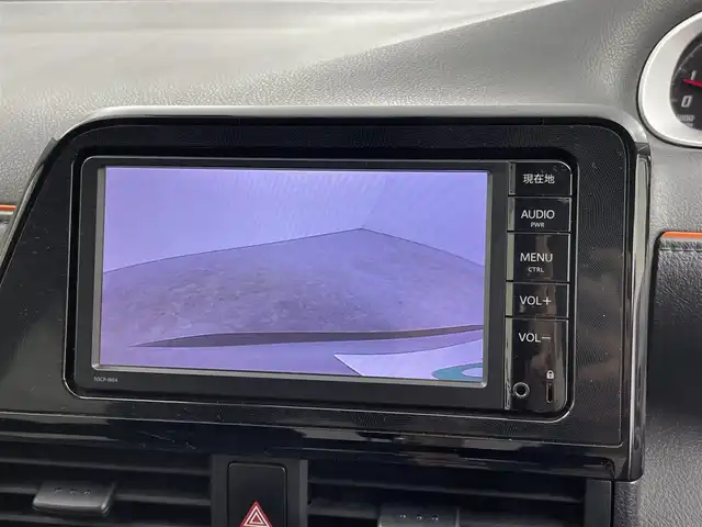 トヨタ シエンタ X 千葉県 2016(平28)年 6万km シルバーM 純正7型ナビ（NSCP-W64）/・Bluetooth/・CD/DVD再生/禁煙車/バックカメラ/ビルトインETC/片側電動スライドドア/リモコンキー/ヘッドライトレベライザー/ハロゲンライト/アイドリングストップ/ISOFIX/電動格納サイドミラー/ウィンカーミラー/ドアバイザー/純正フロアマット