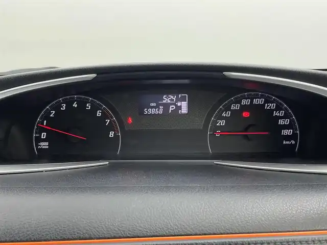 トヨタ シエンタ X 千葉県 2016(平28)年 6万km シルバーM 純正7型ナビ（NSCP-W64）/・Bluetooth/・CD/DVD再生/禁煙車/バックカメラ/ビルトインETC/片側電動スライドドア/リモコンキー/ヘッドライトレベライザー/ハロゲンライト/アイドリングストップ/ISOFIX/電動格納サイドミラー/ウィンカーミラー/ドアバイザー/純正フロアマット
