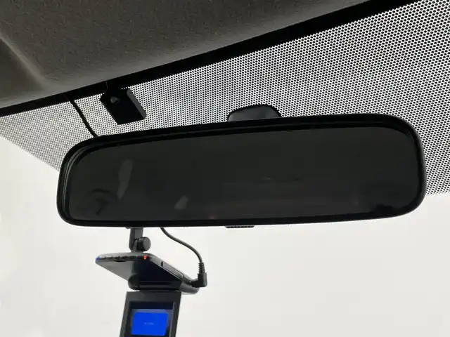 トヨタ シエンタ X 千葉県 2016(平28)年 6万km シルバーM 純正7型ナビ（NSCP-W64）/・Bluetooth/・CD/DVD再生/禁煙車/バックカメラ/ビルトインETC/片側電動スライドドア/リモコンキー/ヘッドライトレベライザー/ハロゲンライト/アイドリングストップ/ISOFIX/電動格納サイドミラー/ウィンカーミラー/ドアバイザー/純正フロアマット