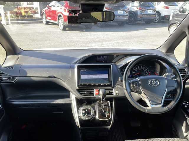 トヨタ ヴォクシー ZS 煌 山梨県 2018(平30)年 6.3万km ホワイトパールクリスタルシャイン 純正SDナビ（NSZT-Y68T）/ＣＤ/ＤＶＤ/ＢＴ/フルセグテレビ/バックカメラ/アイドリングストップ/クルーズコントロール/プッシュスタート/両側パワースライドドア/ETC/純正LEDヘッドライト