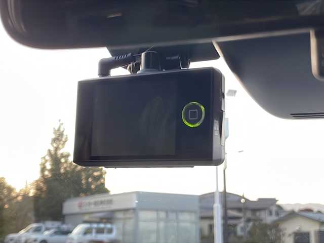 トヨタ ヴォクシー ZS 煌 山梨県 2018(平30)年 6.3万km ホワイトパールクリスタルシャイン 純正SDナビ（NSZT-Y68T）/ＣＤ/ＤＶＤ/ＢＴ/フルセグテレビ/バックカメラ/アイドリングストップ/クルーズコントロール/プッシュスタート/両側パワースライドドア/ETC/純正LEDヘッドライト