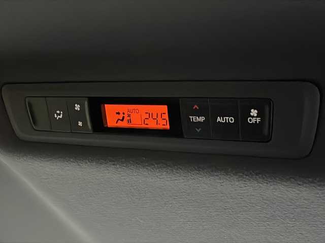 トヨタ ヴォクシー ZS 煌 山梨県 2018(平30)年 6.3万km ホワイトパールクリスタルシャイン 純正SDナビ（NSZT-Y68T）/ＣＤ/ＤＶＤ/ＢＴ/フルセグテレビ/バックカメラ/アイドリングストップ/クルーズコントロール/プッシュスタート/両側パワースライドドア/ETC/純正LEDヘッドライト