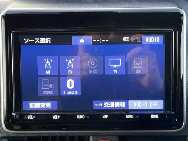 トヨタ ヴォクシー ZS 煌 山梨県 2018(平30)年 6.3万km ホワイトパールクリスタルシャイン 純正SDナビ（NSZT-Y68T）/ＣＤ/ＤＶＤ/ＢＴ/フルセグテレビ/バックカメラ/アイドリングストップ/クルーズコントロール/プッシュスタート/両側パワースライドドア/ETC/純正LEDヘッドライト