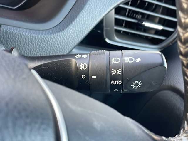 トヨタ ヴォクシー ZS 煌 山梨県 2018(平30)年 6.3万km ホワイトパールクリスタルシャイン 純正SDナビ（NSZT-Y68T）/ＣＤ/ＤＶＤ/ＢＴ/フルセグテレビ/バックカメラ/アイドリングストップ/クルーズコントロール/プッシュスタート/両側パワースライドドア/ETC/純正LEDヘッドライト