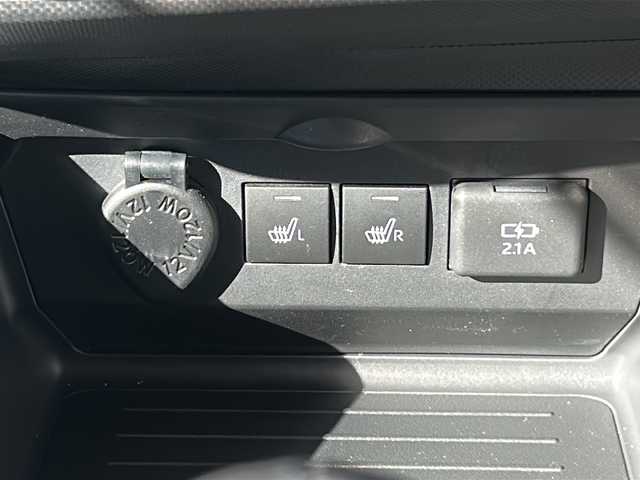 トヨタ ライズ Z 三重県 2019(令1)年 2.2万km ブラックマイカメタリック/シャイニングホワイトパール 純正9型ナビ /バックカメラ /ビルトインETC /前後コーナーセンサー /前席シートヒーター /USB給電 /レーダークルーズコントロール /レーンキープアシスト/衝突軽減ブレーキ /ステアリングスイッチ/LEDヘッドライト/オートライト /純正フロアマット /禁煙車