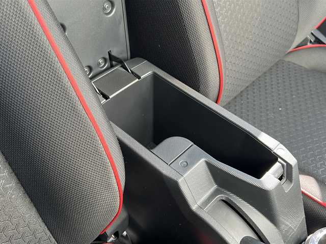 トヨタ ライズ Z 三重県 2019(令1)年 2.2万km ブラックマイカメタリック/シャイニングホワイトパール 純正9型ナビ /バックカメラ /ビルトインETC /前後コーナーセンサー /前席シートヒーター /USB給電 /レーダークルーズコントロール /レーンキープアシスト/衝突軽減ブレーキ /ステアリングスイッチ/LEDヘッドライト/オートライト /純正フロアマット /禁煙車