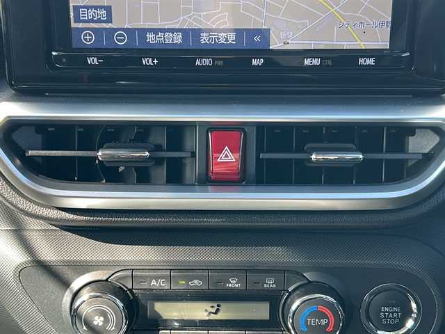 トヨタ ライズ Z 三重県 2019(令1)年 2.2万km ブラックマイカメタリック/シャイニングホワイトパール 純正9型ナビ /バックカメラ /ビルトインETC /前後コーナーセンサー /前席シートヒーター /USB給電 /レーダークルーズコントロール /レーンキープアシスト/衝突軽減ブレーキ /ステアリングスイッチ/LEDヘッドライト/オートライト /純正フロアマット /禁煙車