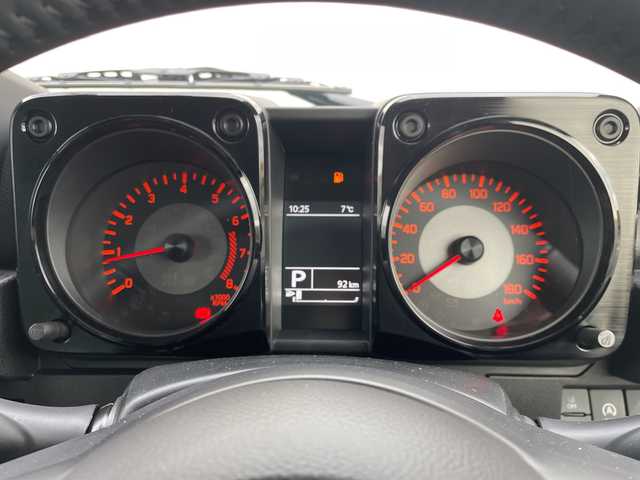 スズキ ジムニー ノマド FC 山形県 2025(令7)年 0.1千km 黒 ワンオーナー/登録済未使用車/スズキセーフティサポート/・デュアルカメラブレーキサポート/・衝突被害軽減ブレーキ/・車線逸脱警報システム　/・アダプティブクルーズコントロール　/前席シートヒーター/パーキングソナー/アイドリングストップ/スペアキー/革巻きステアリング/15インチ純正AW/ヘッドライトウォッシャー/プッシュスタート/取扱説明書/保証書