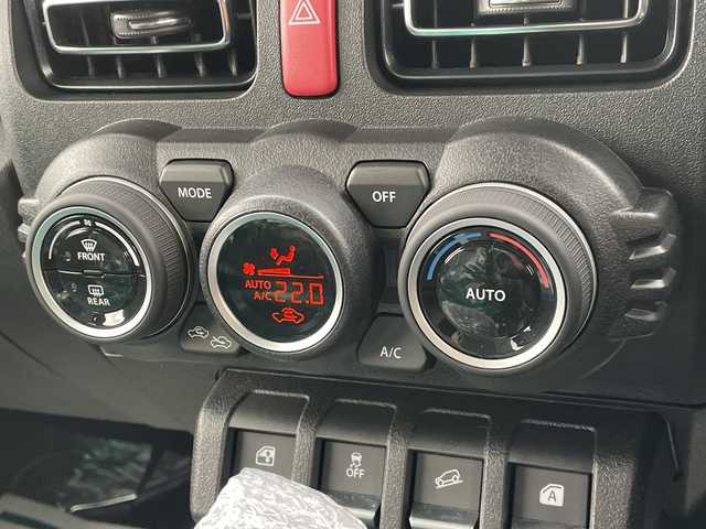 スズキ ジムニー ノマド FC 山形県 2025(令7)年 0.1千km 黒 ワンオーナー/登録済未使用車/スズキセーフティサポート/・デュアルカメラブレーキサポート/・衝突被害軽減ブレーキ/・車線逸脱警報システム　/・アダプティブクルーズコントロール　/前席シートヒーター/パーキングソナー/アイドリングストップ/スペアキー/革巻きステアリング/15インチ純正AW/ヘッドライトウォッシャー/プッシュスタート/取扱説明書/保証書