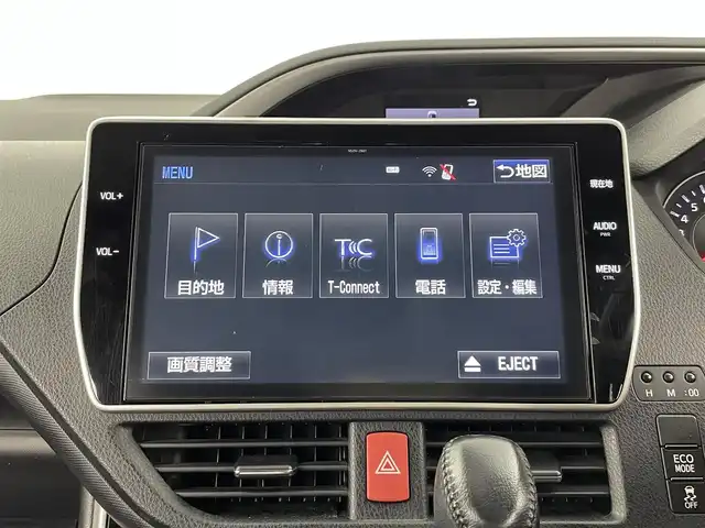 トヨタ ヴォクシー ZS 煌 大分県 2018(平30)年 7.1万km ブラック ワンオーナー/7人乗り/TOYOTAセーフティセンス/・プリクラッシュセーフティ/・レーンディパーチャアラート/・オートマチックハイビーム/純正10型ナビ　型式：NSZN-Z66T/【フルセグTV、DVD再生可、BT対応】/ステアリングスイッチ/バックカメラ/純正フリップダウンモニター/両側電動スライドドア/社外ドライブレコーダー/ビルトインETC/アイドリングストップ/横滑り防止装置/電動格納ミラー/純正フロアマット/オートライト/LEDヘッドライト/LEDフォグ/純正16インチアルミホイール/保証書、取説、スペアキー有り