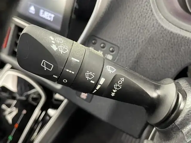 トヨタ ヴォクシー ZS 煌 大分県 2018(平30)年 7.1万km ブラック ワンオーナー/7人乗り/TOYOTAセーフティセンス/・プリクラッシュセーフティ/・レーンディパーチャアラート/・オートマチックハイビーム/純正10型ナビ　型式：NSZN-Z66T/【フルセグTV、DVD再生可、BT対応】/ステアリングスイッチ/バックカメラ/純正フリップダウンモニター/両側電動スライドドア/社外ドライブレコーダー/ビルトインETC/アイドリングストップ/横滑り防止装置/電動格納ミラー/純正フロアマット/オートライト/LEDヘッドライト/LEDフォグ/純正16インチアルミホイール/保証書、取説、スペアキー有り