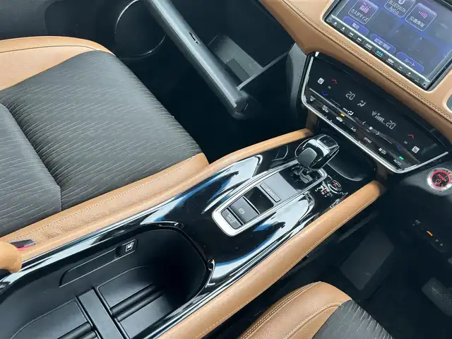 ホンダ ヴェゼル ハイブリッド Z ホンダセンシング 鹿児島県 2019(令1)年 5.8万km オーロラアメジストメタリック ワンオーナー/ホンダセンシング/ギャザーズナビ/フルセグ/バックカメラ/ハーフレザーシート/シートヒーター/純正17インチアルミ/LEDヘッドライト/ETC/ドラレコ