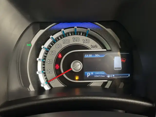 スズキ ハスラー Jスタイル 鹿児島県 2021(令3)年 3.6万km シフォンアイボリーメタリック/ガンメタリック2トーン 純正9インチナビ/・Bluetooth/・TV/・AM/・FM/全方位カメラ/ビルドインETC/デュアルブレードアシスト/USB接続/D＋N席シートヒーター/ハーフレザーシート/レーンキープアシスト/ドアバイザー