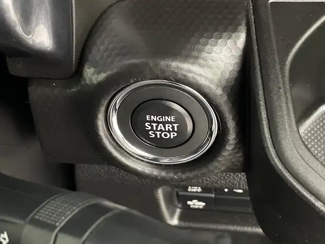 スズキ ハスラー Jスタイル 鹿児島県 2021(令3)年 3.6万km シフォンアイボリーメタリック/ガンメタリック2トーン 純正9インチナビ/・Bluetooth/・TV/・AM/・FM/全方位カメラ/ビルドインETC/デュアルブレードアシスト/USB接続/D＋N席シートヒーター/ハーフレザーシート/レーンキープアシスト/ドアバイザー