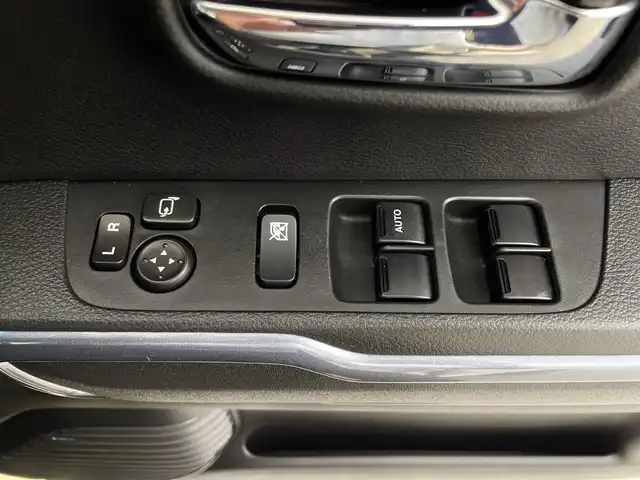 スズキ ハスラー Jスタイル 鹿児島県 2021(令3)年 3.6万km シフォンアイボリーメタリック/ガンメタリック2トーン 純正9インチナビ/・Bluetooth/・TV/・AM/・FM/全方位カメラ/ビルドインETC/デュアルブレードアシスト/USB接続/D＋N席シートヒーター/ハーフレザーシート/レーンキープアシスト/ドアバイザー