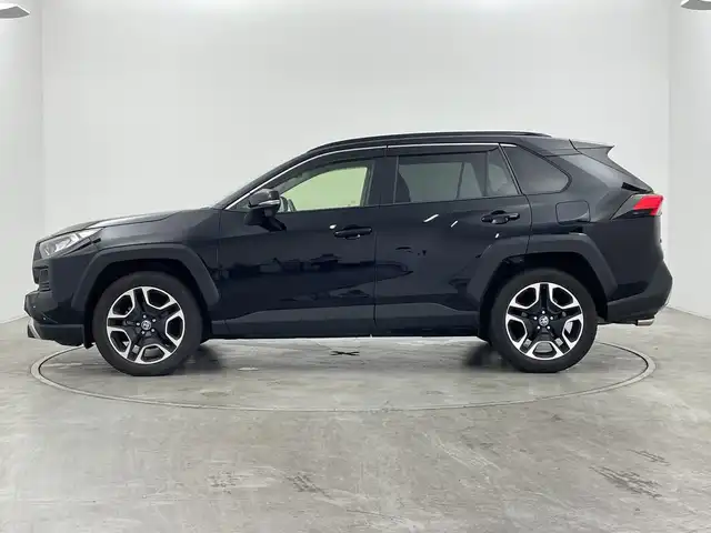 トヨタ ＲＡＶ４ アドベンチャー 群馬県 2020(令2)年 4.6万km アティチュードブラックマイカ 純正9型ディスプレイオーディオ/Bluetooth接続/バックモニター/TRDフロントバンパーガーニッシュ/トヨタセーフティセンス/衝突被害軽減ブレーキ/車線逸脱警報機能/オートマチックハイビーム/レーダークルーズコントロール/ステアリングスイッチ/レザーシート/電動パワーシート/純正19インチアルミホイール/純正LEDヘッドライト/フルオートエアコン
